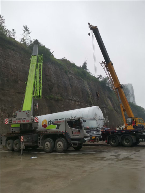 番禺区“不怕风雨冻”—— 吊车的 “恶劣环境适应” 技术